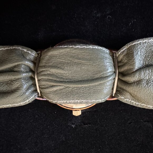 Le Montre Quartz Watch with Green Band-vintage - Picture 12 of 12